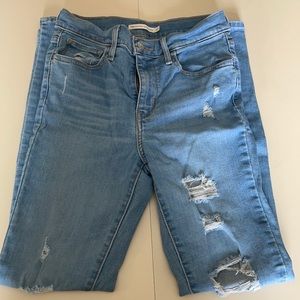 Levi distressed skinny jeans